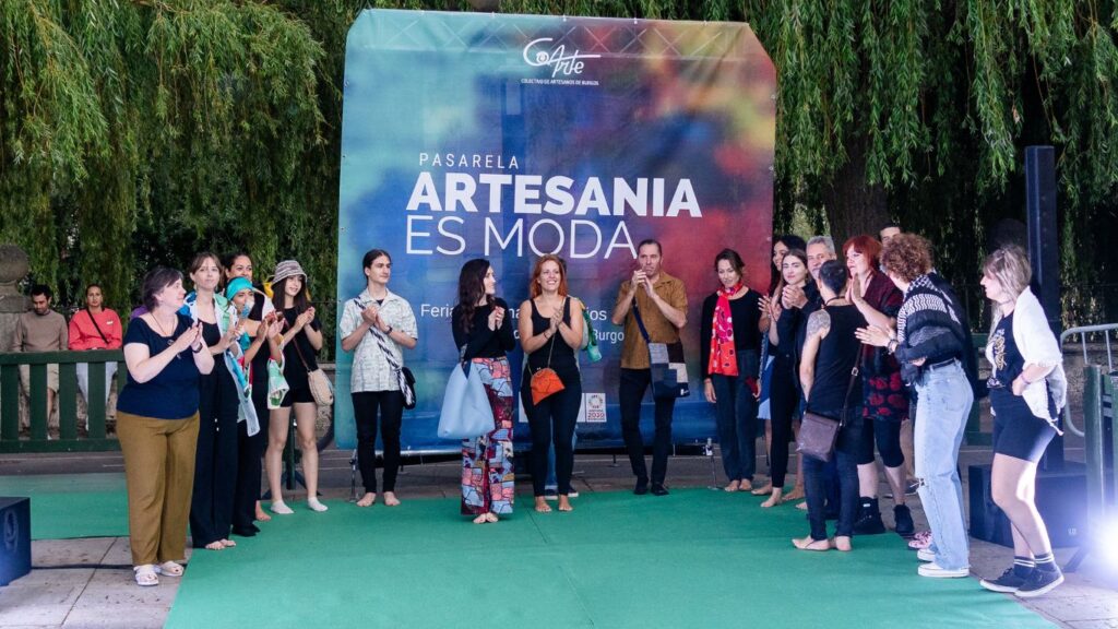 Pasarela "Artesanía es Moda": Donde la Tradición se Viste de Tendencia